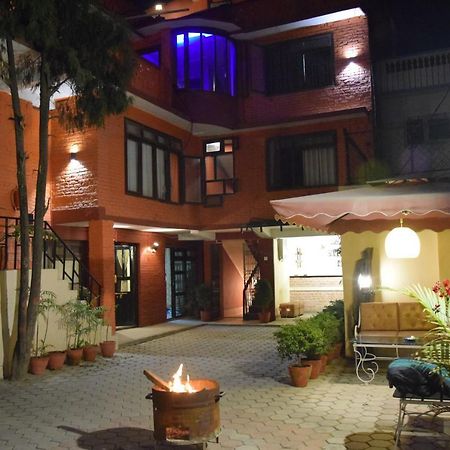 Hotel Siraaj Lalitpur Екстериор снимка